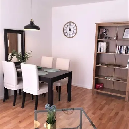 Naehe Karli, 4 Pers., Zentrum Sued Lejlighed *